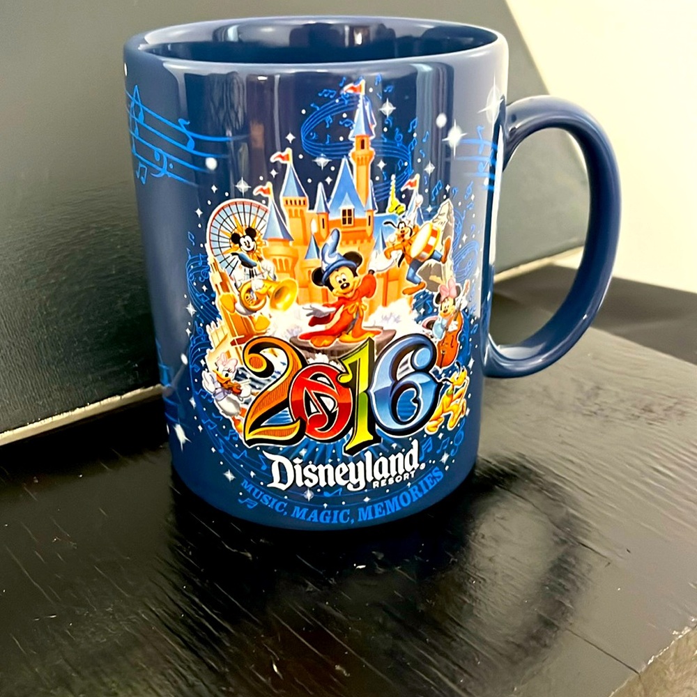 Disneyland Large 20oz Ceramic Coffee Mug